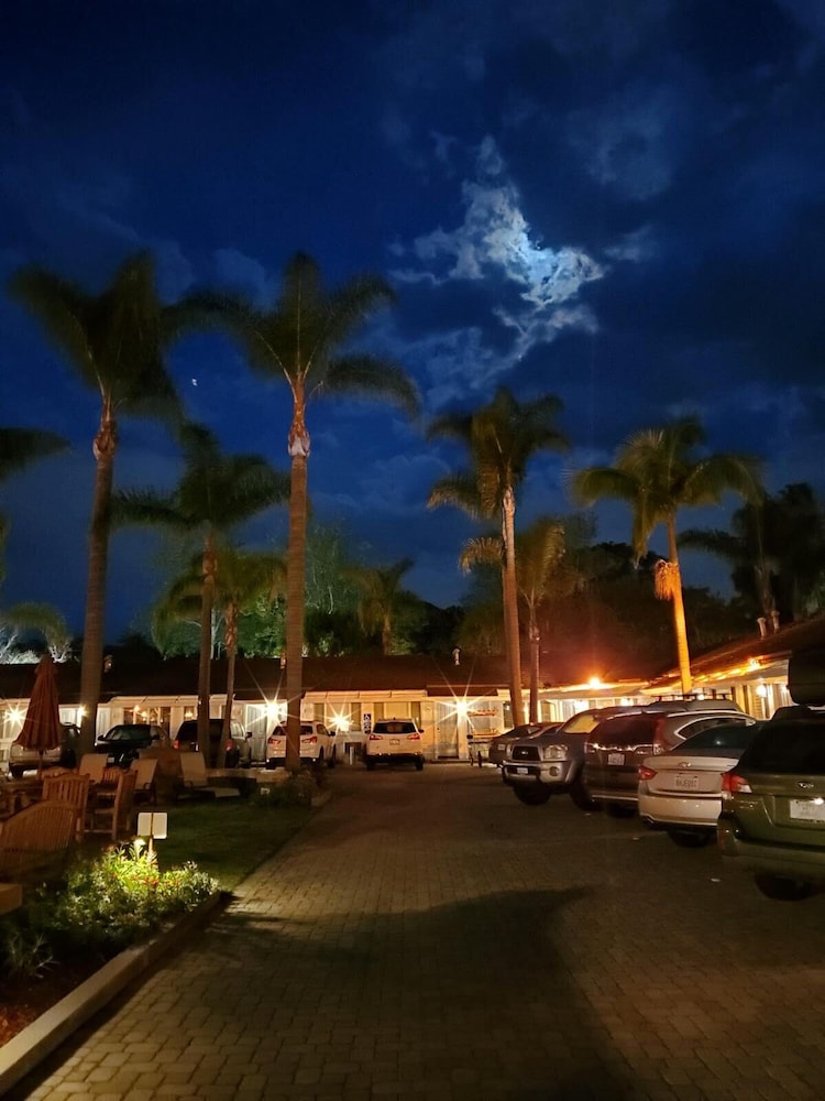 Marina Beach Motel - photo 102