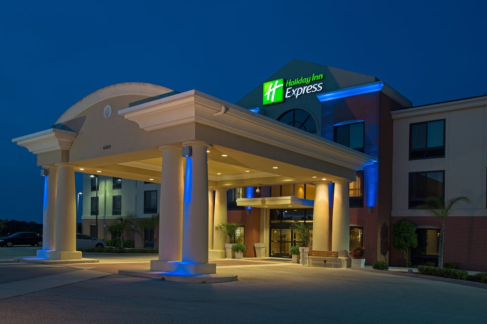 Holiday Inn Express & Suites Sebring by IHG - photo 46