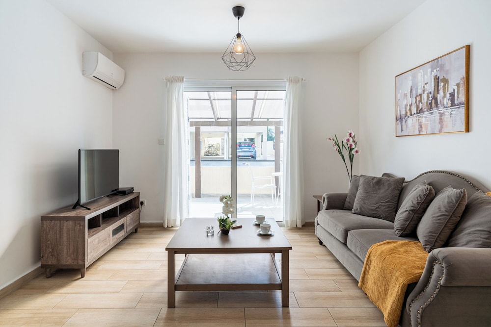 Levante 2 BR Apt. & Terrace in Larnaca — 4-Star Luxury Hotel in Larnaca, Cyprus