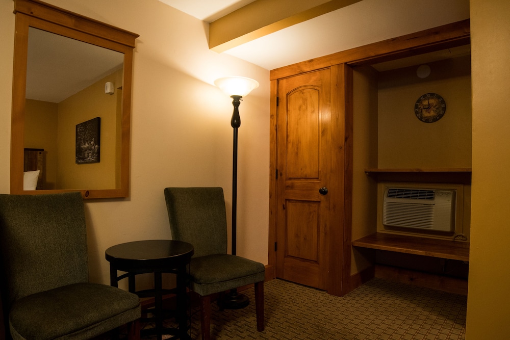 Silver Moon Inn - photo 26