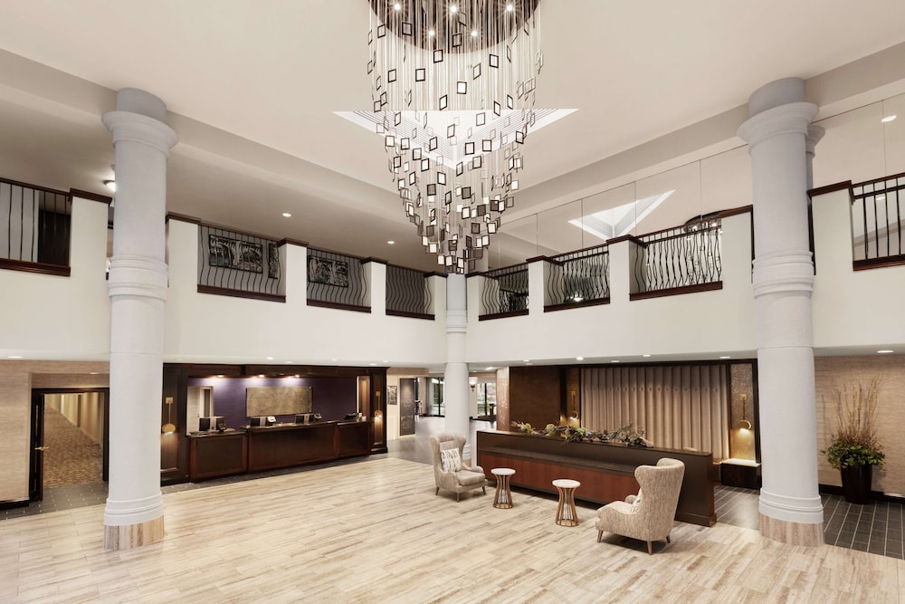 Doubletree by Hilton McLean Tysons - photo 3
