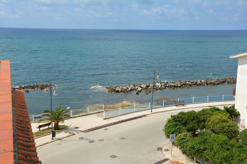 Case Vacanza Trappetodavivere 11604627 — Trappeto