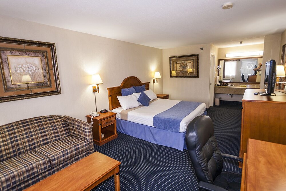 Downtowner Inn and Suites Hobby - photo 5