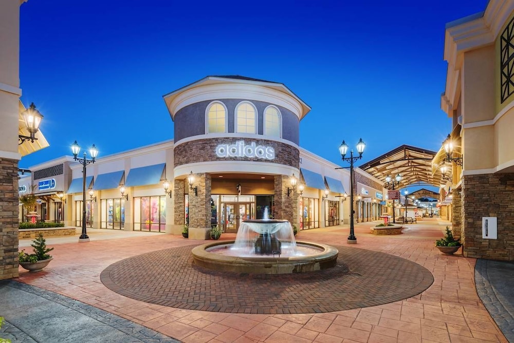 Hampton Inn Charlotte Belmont at Montcross - photo 39