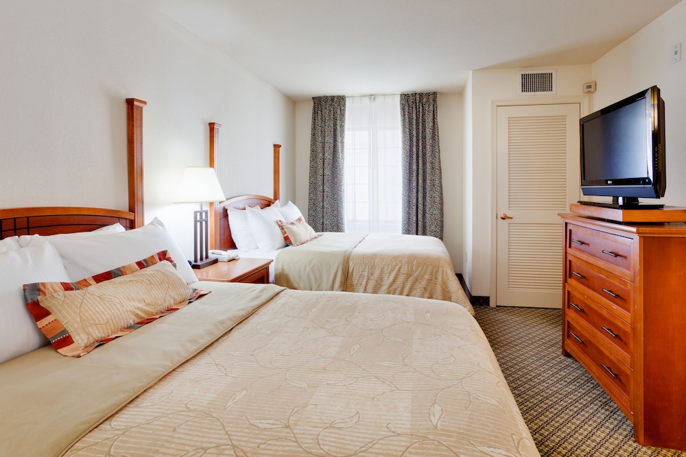 Staybridge Suites Allentown Bethlehem Airport an IHG Hotel - photo 3