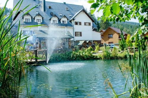 Ra - carbon neutral hotel in Nadvirna