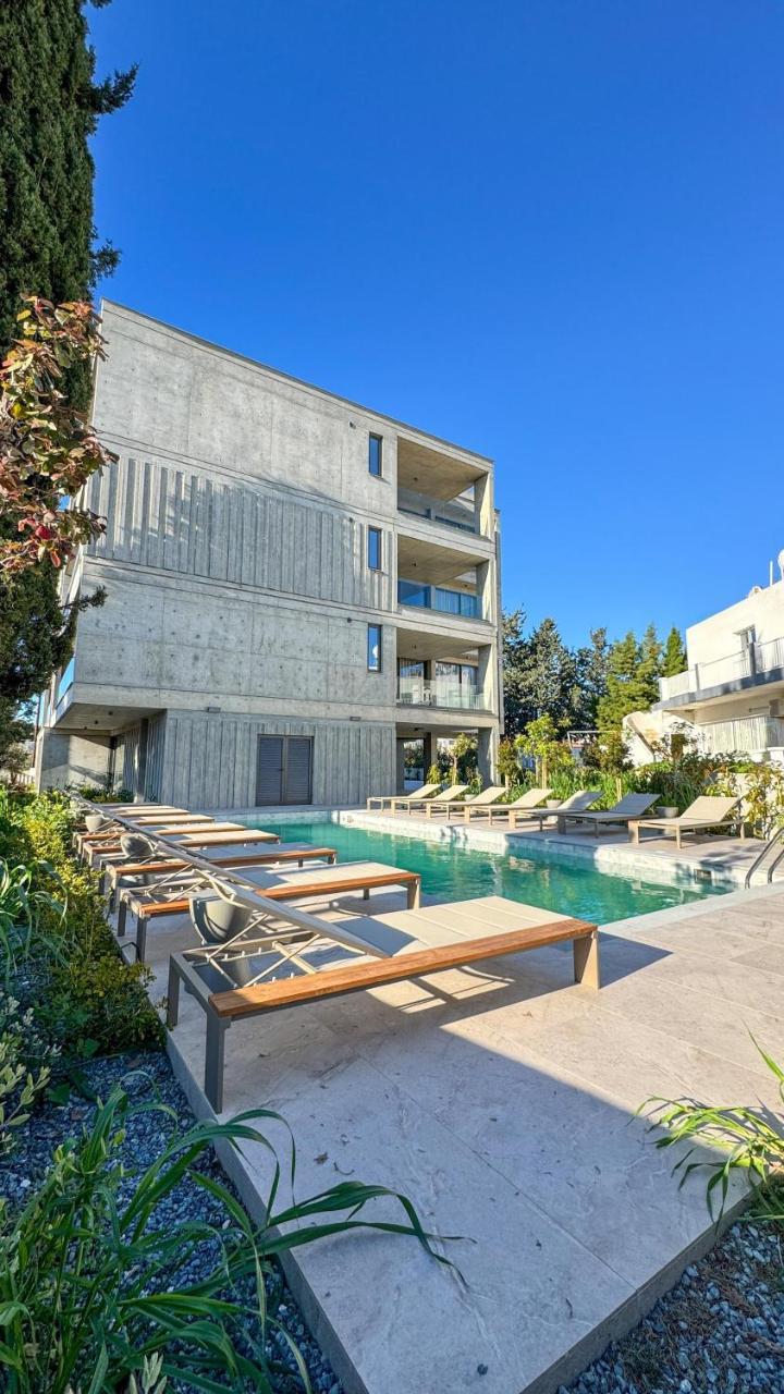 Malberry Park 304 Modern 2bedroom Apt with Shared Heated Pool Sauna Gym Jacuzzi