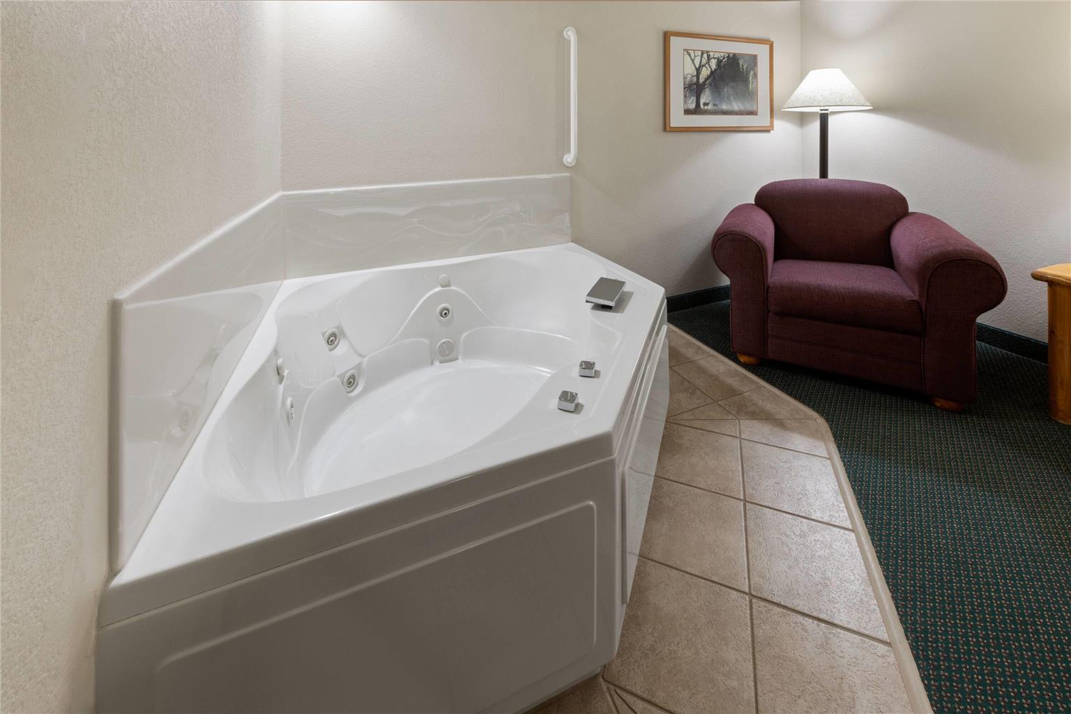 Shell Lake Lodge a Travelodge by Wyndham - photo 38