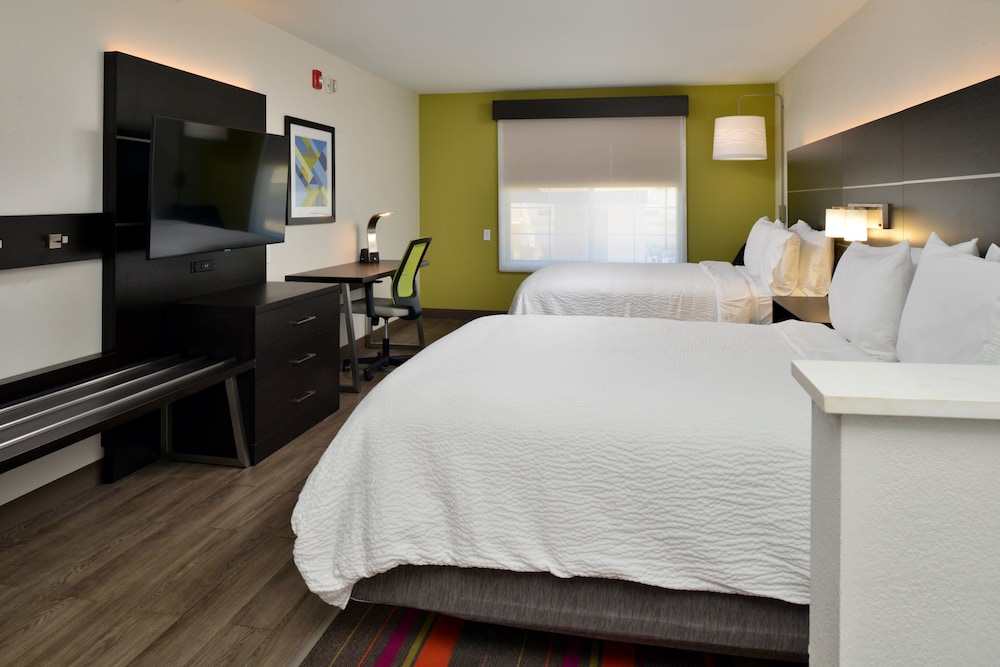 Holiday Inn Express & Suites Carthage by IHG - photo 38