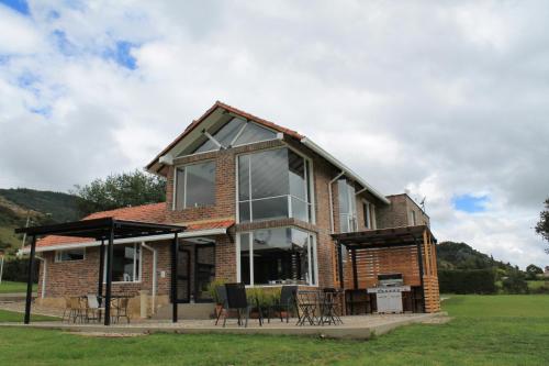 Villa La F — 4-Star Luxury Hotel in Guasca, Colombia
