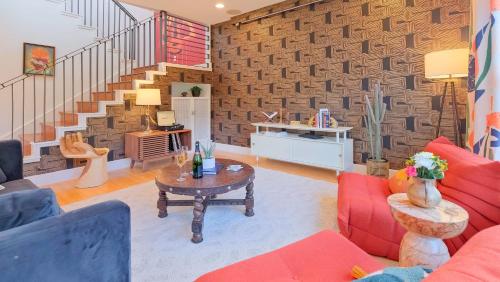 Hacienda SoCo Fire Pit & 3 Min Walk to SoCo in Austin, United States