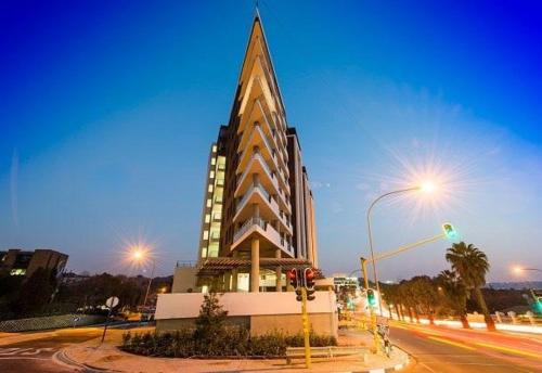 Stay Ulo at The Apex on Smuts — 4-Star Luxury Hotel in Johannesburg, South Africa