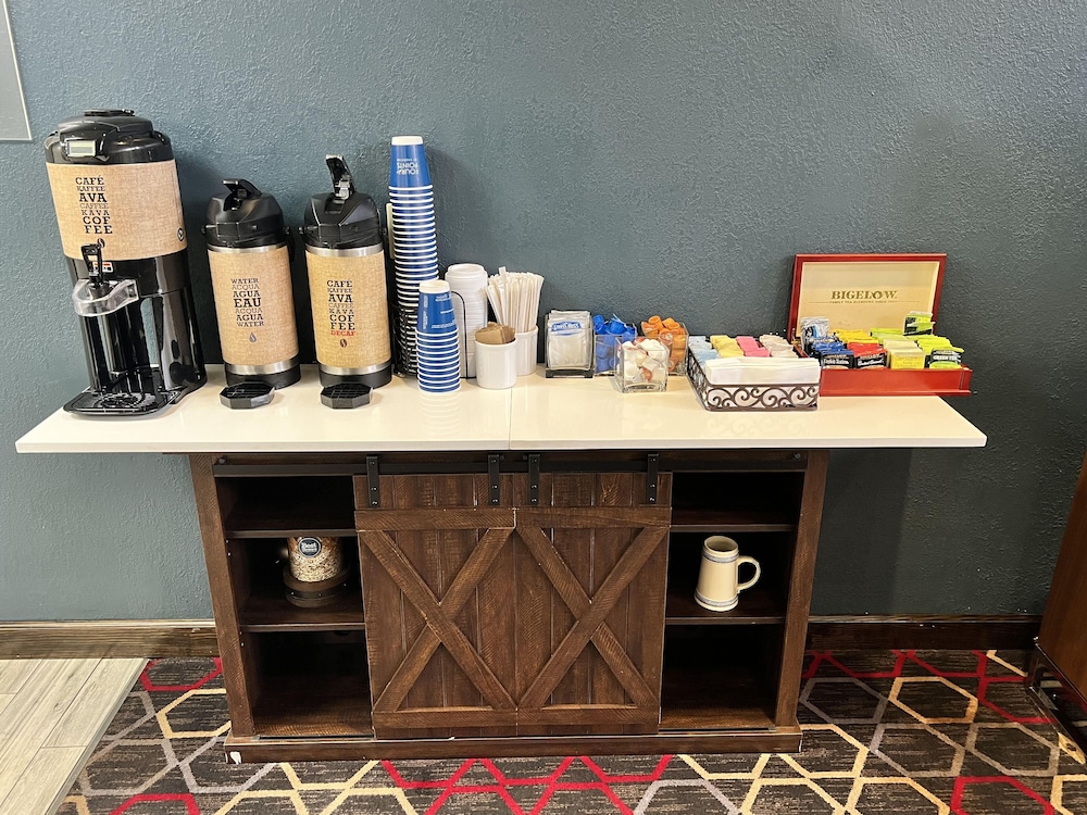 Four Points by Sheraton Greensboro Airport - photo 35