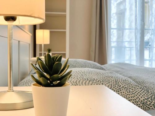 Chic & Spacious Getaway in Nice 10min To Beach - last minute hotel in Nice