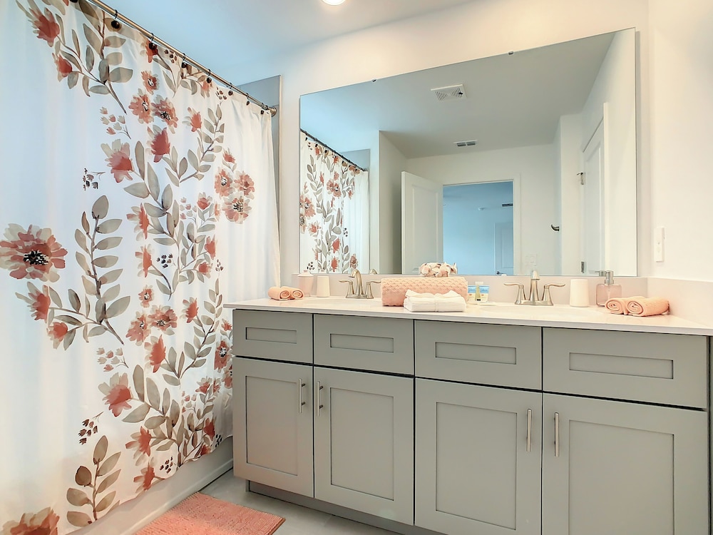 Sophisticated Living at Storey Lake - photo 18