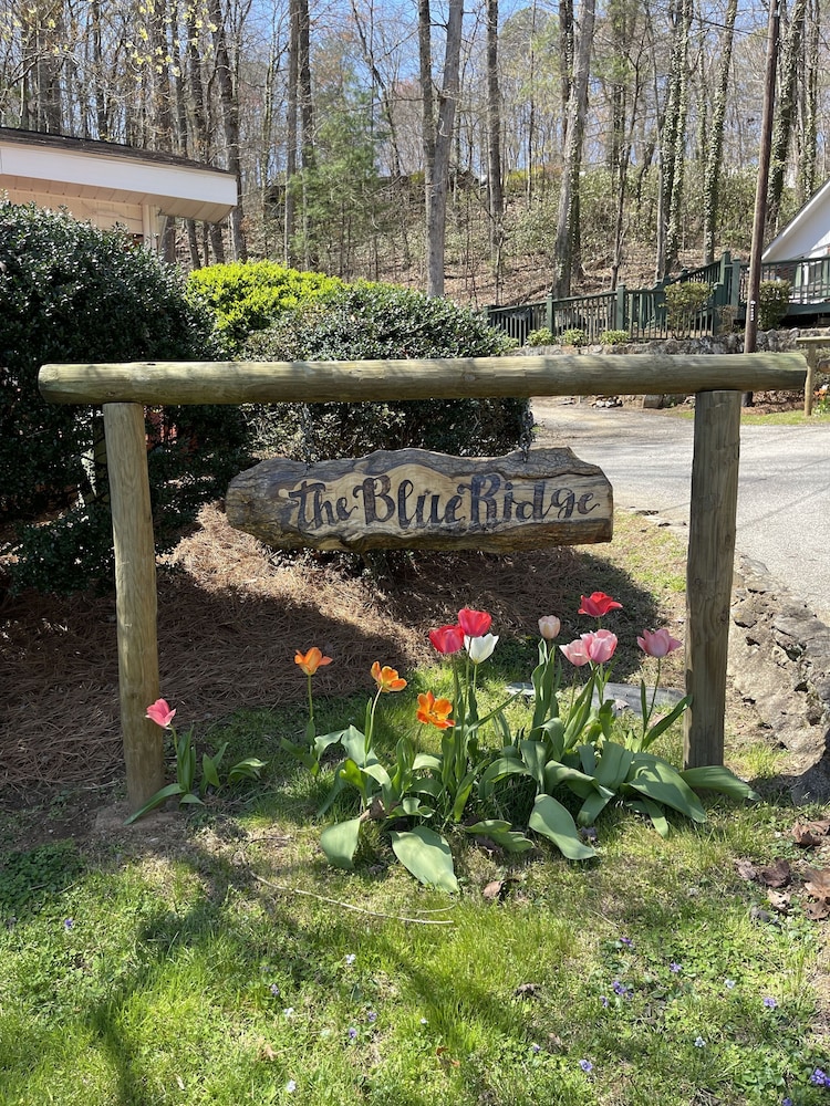 Mountain Aire Cottages & Inn - photo 297