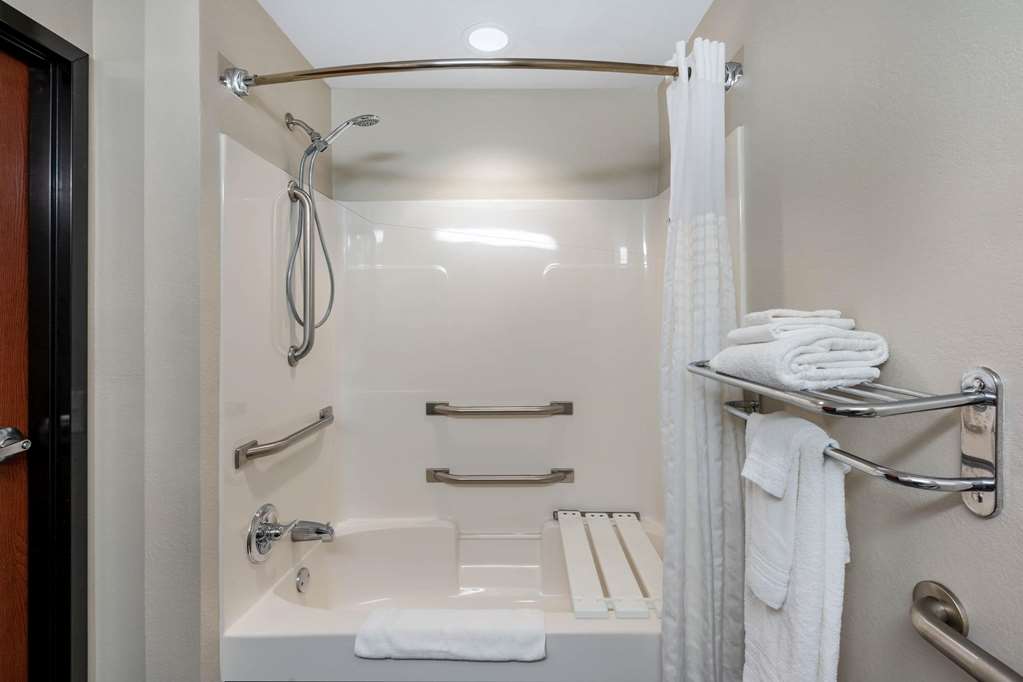 Microtel Inn and Suites by Wyndham Columbus North - photo 19