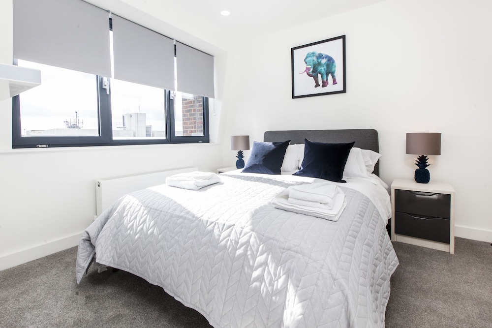 City Stay Apartments Platform — 4-Star Luxury Hotel in Bedford, United Kingdom