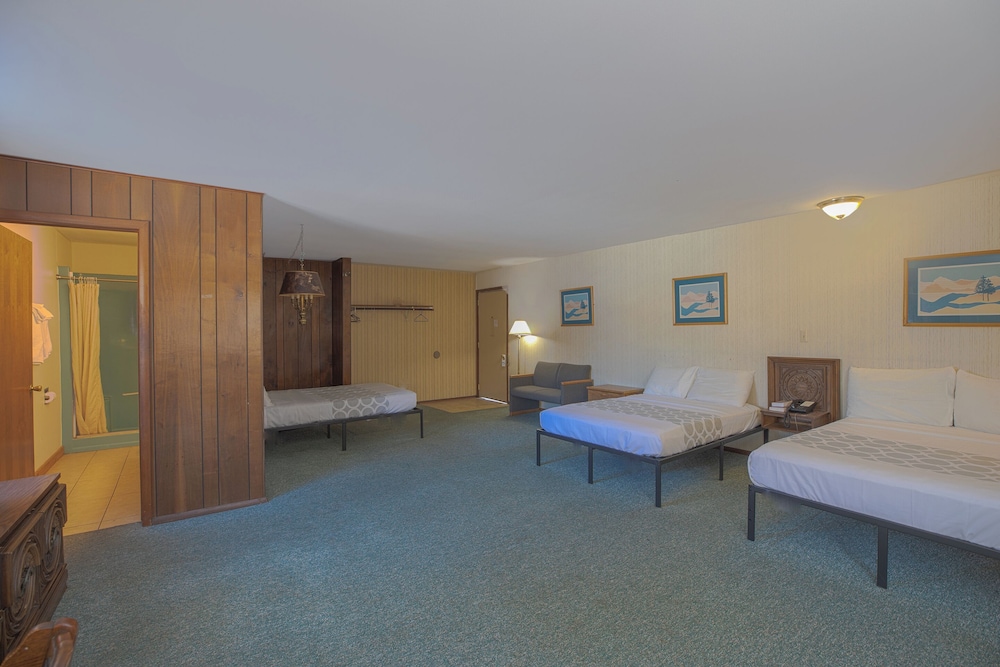 Love Hotels Tomahawk by OYO at Lake Mohawksin WI - photo 14