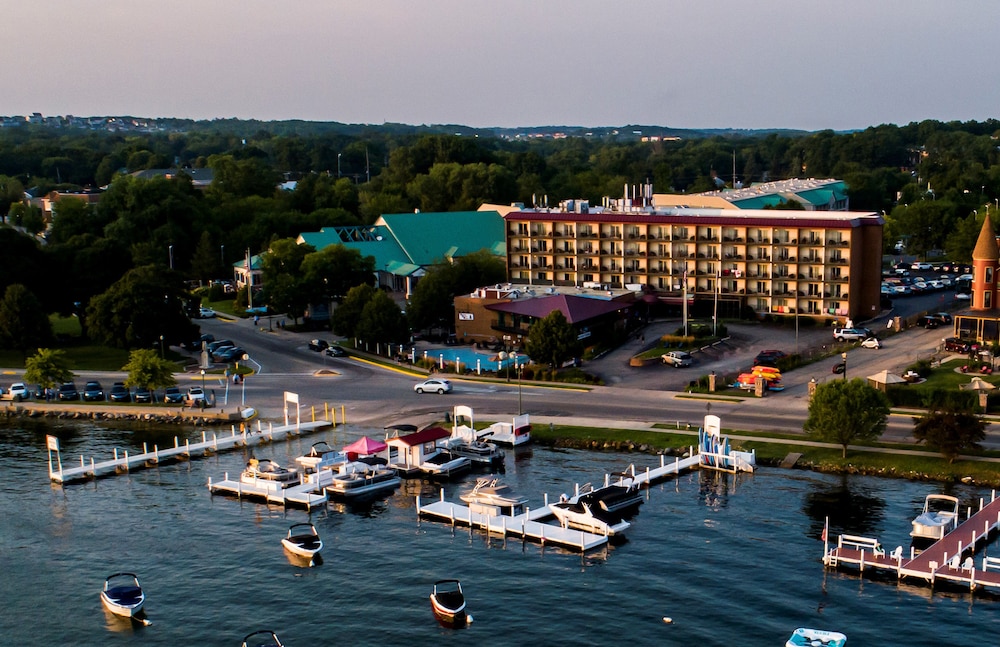 Harbor Shores on Lake Geneva - carbon neutral hotel in Lake Geneva
