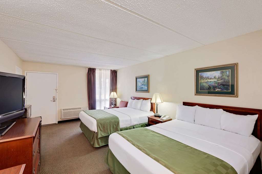 Days Inn by Wyndham Bay City - photo 9