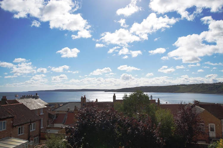 Lighthouse Holiday Cottage — 4-Star Luxury Hotel in Scarborough, United Kingdom