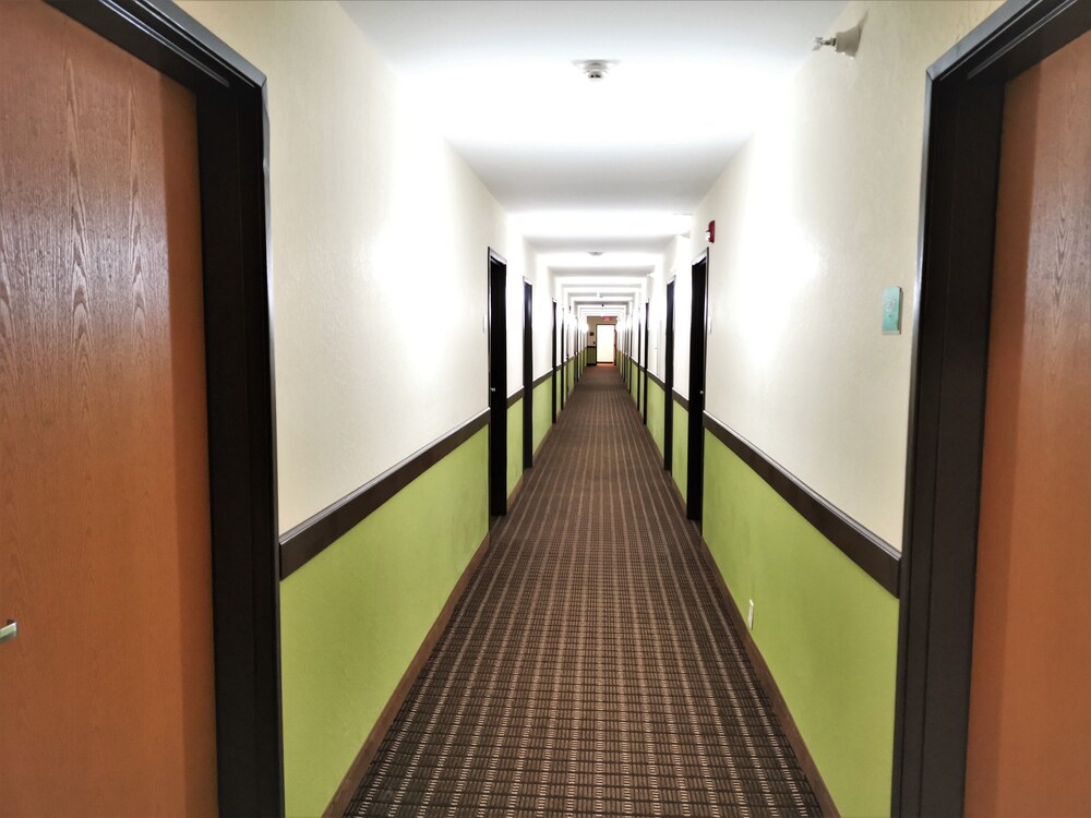 Travel Inn & Suites Sikeston Miner - photo 42