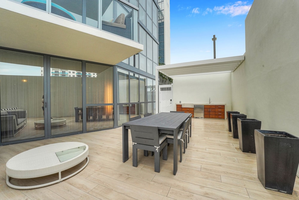 Private Residences at W SoBe by LRMB - photo 31