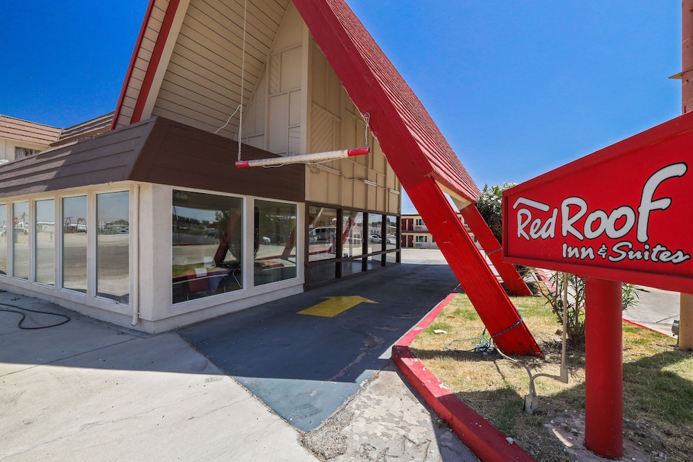 Red Roof Inn Needles - featured photo