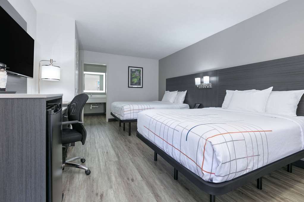La Quinta Inn by Wyndham Dallas Uptown - photo 54