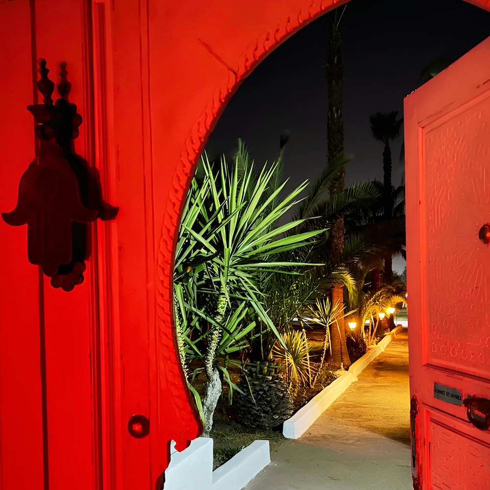 Les Jardins D'Issil Maison d'Hôtes — 4-Star Luxury Hotel in Sidi Abdallah Ghiat, Morocco