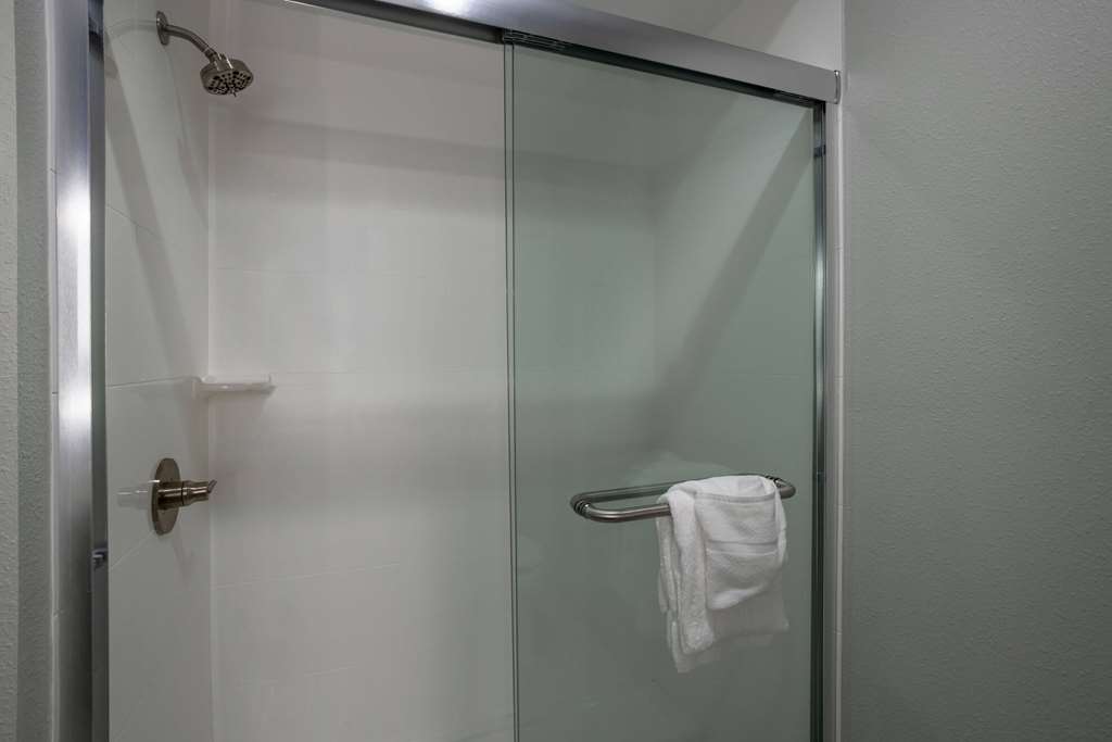 La Quinta Inn & Suites by Wyndham Valdosta - photo 43