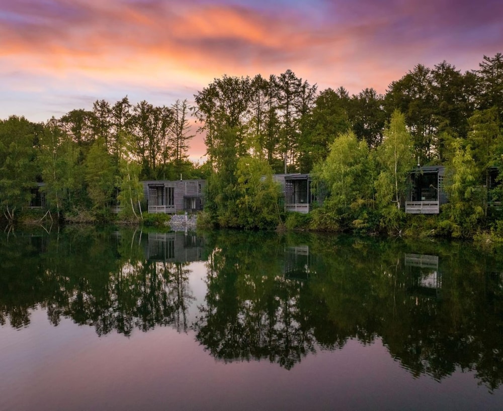 Sky Pad: Lakeside Retreat