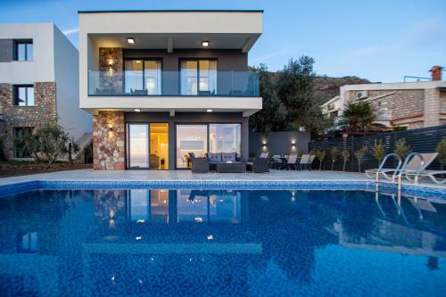 Villa Aurora Azure Luxury Infinity Pool Resort in Unknown City, Montenegro