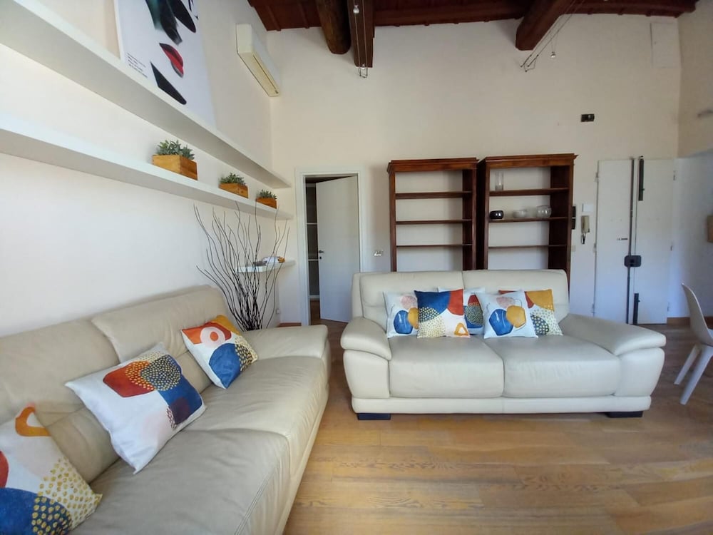 San Benedetto Apartment — 4-Star Luxury Hotel in Florence, Italy
