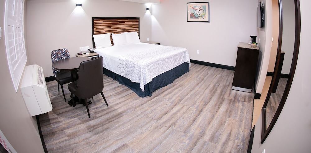 Diamond Bell Inn & Suites - photo 16