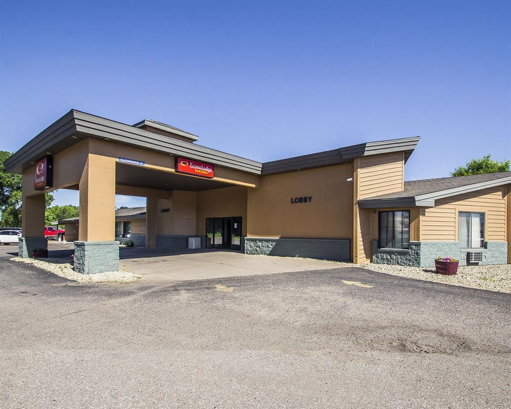 Econo Lodge Inn & Suites - photo 3