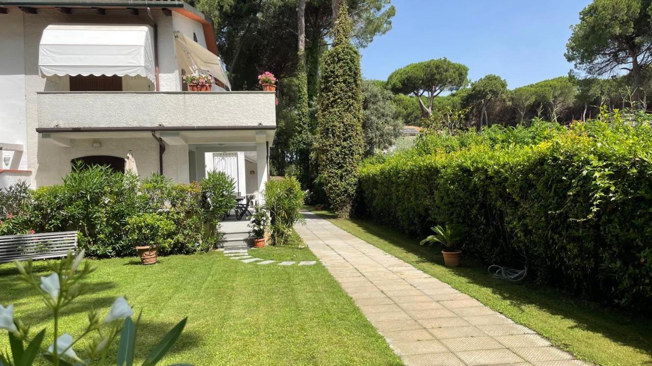 Villa Ivano — 4-Star Luxury Hotel in Forte Dei Marmi, Italy