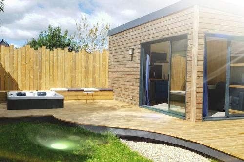 Studio de jardin au calme — hotel in Hennebont