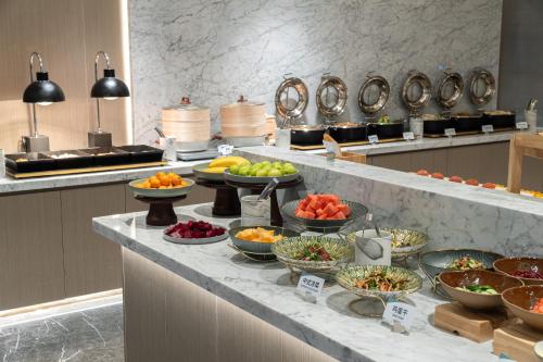 Atour Hotel Shanghai South Station Shilong Road — 4-Star Luxury Hotel in Shanghai, People's Republic of China