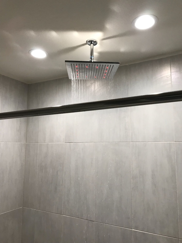 Crystal Inn Sugar Land - photo 21