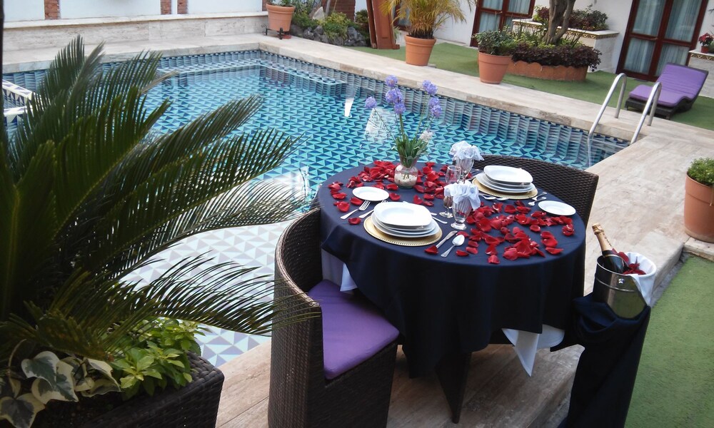 Couples Dining