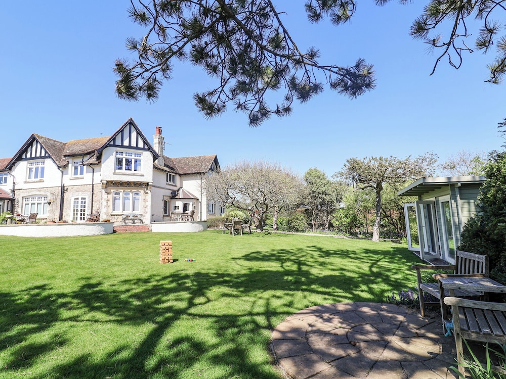 The Boat Shed — 4-Star Luxury Hotel in Seaton, United Kingdom