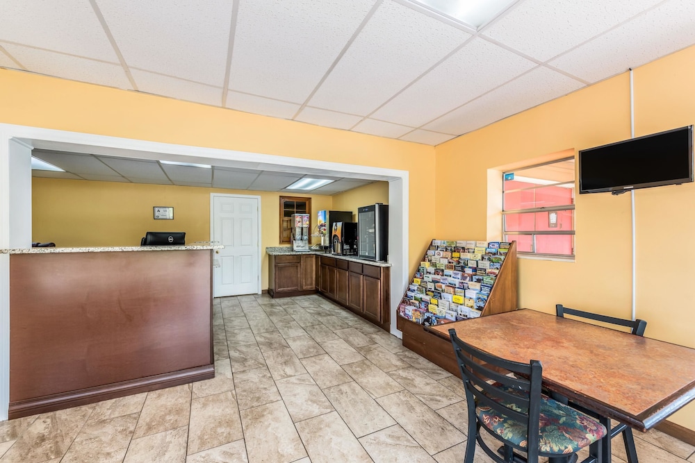 Americas Best Value Inn Franklin - photo 30