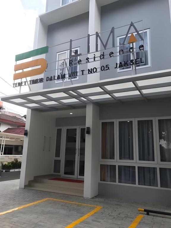 Lima Residence Tebet Manage by EHM — 5-Star Luxury Hotel in Jakarta, Indonesia
