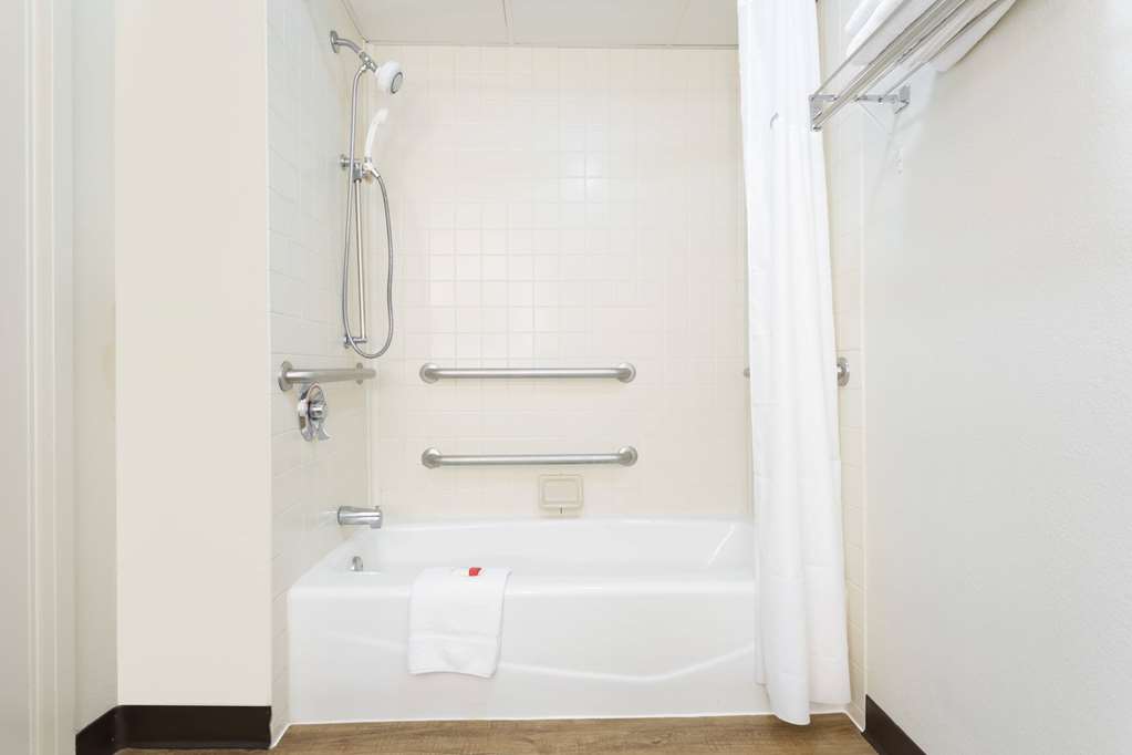 Days Inn by Wyndham Harrisburg North - photo 10