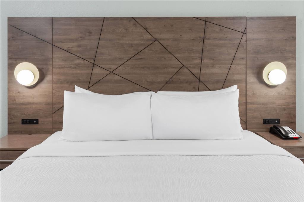 Wingate by Wyndham Sheboygan - photo 16
