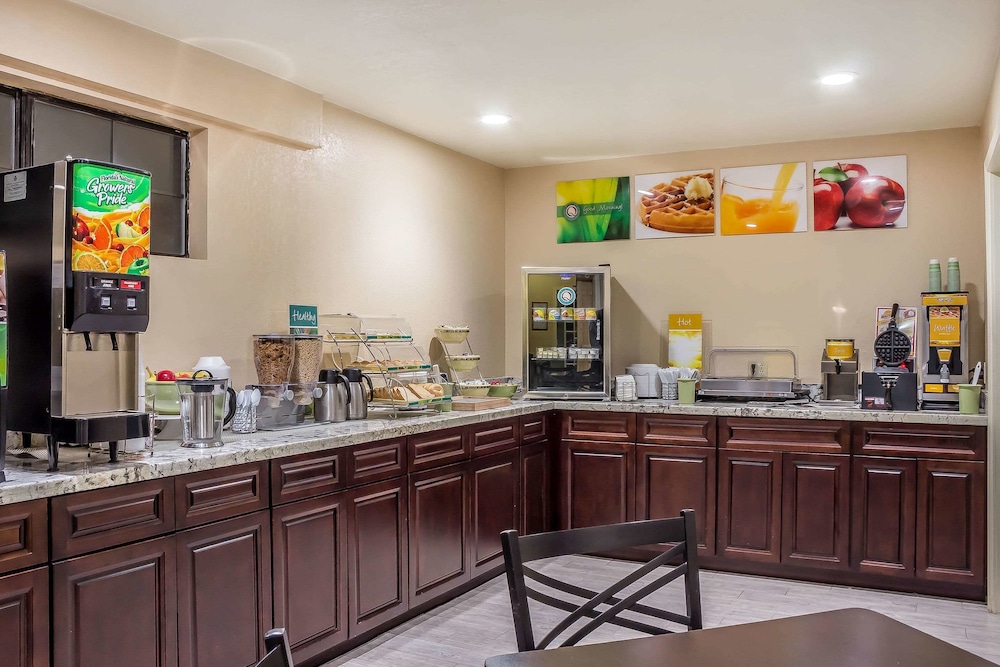 Quality Inn Pinetop Lakeside - photo 17