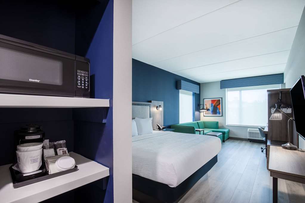 La Quinta Inn & Suites by Wyndham Chattanooga Downtown South - photo 22