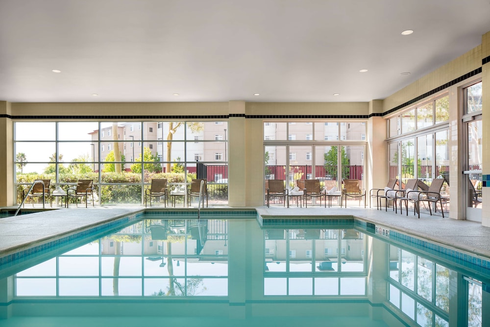 DoubleTree by Hilton San Francisco Airport North Bayfront - photo 16